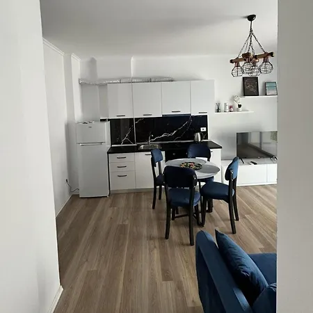 Kamla Apartmán Golem (Tirana)